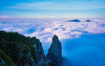 « Au dessus des nuages, le ciel est toujours bleu »